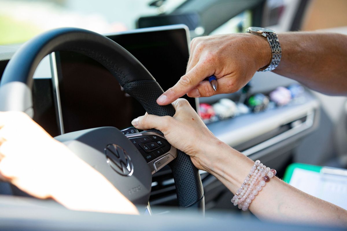 Roger Hofmann gibt Fahrstunden in Winterhtur